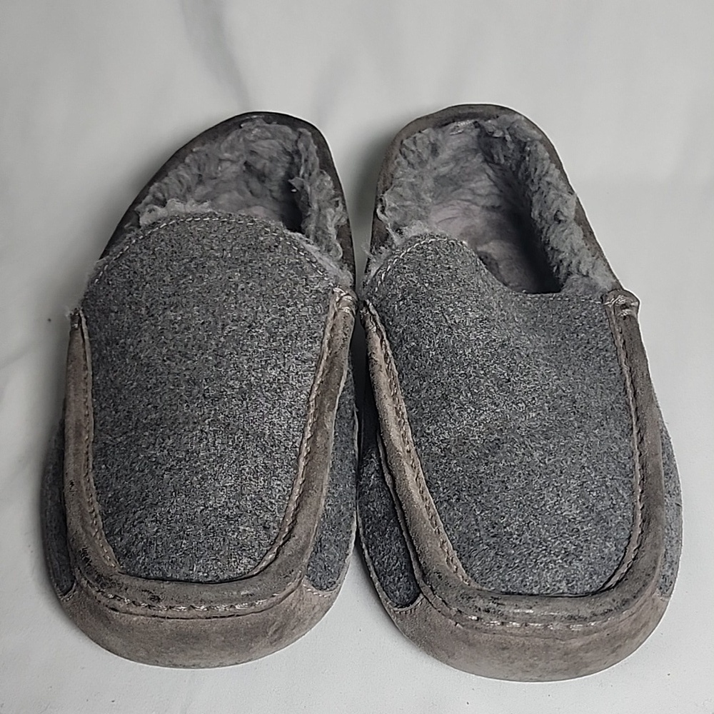 UGG Men's Gray and Tan Slip-On Loafers